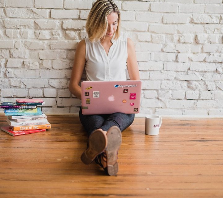 WHY BRANDS SHOULD USE INFLUENCER MARKETING